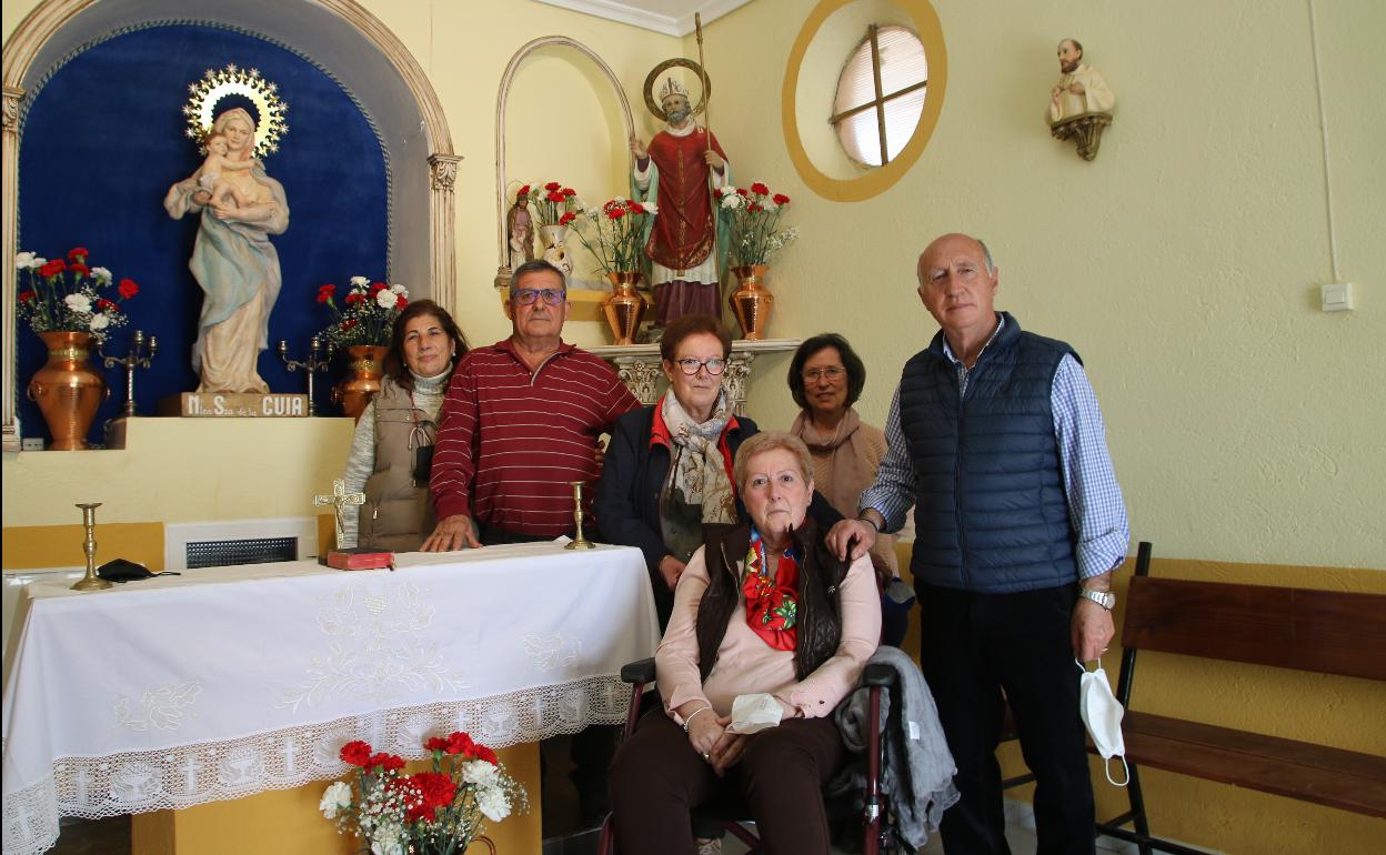 Miembros de la hermandad de San Valentín y Virgen de la Guía. 