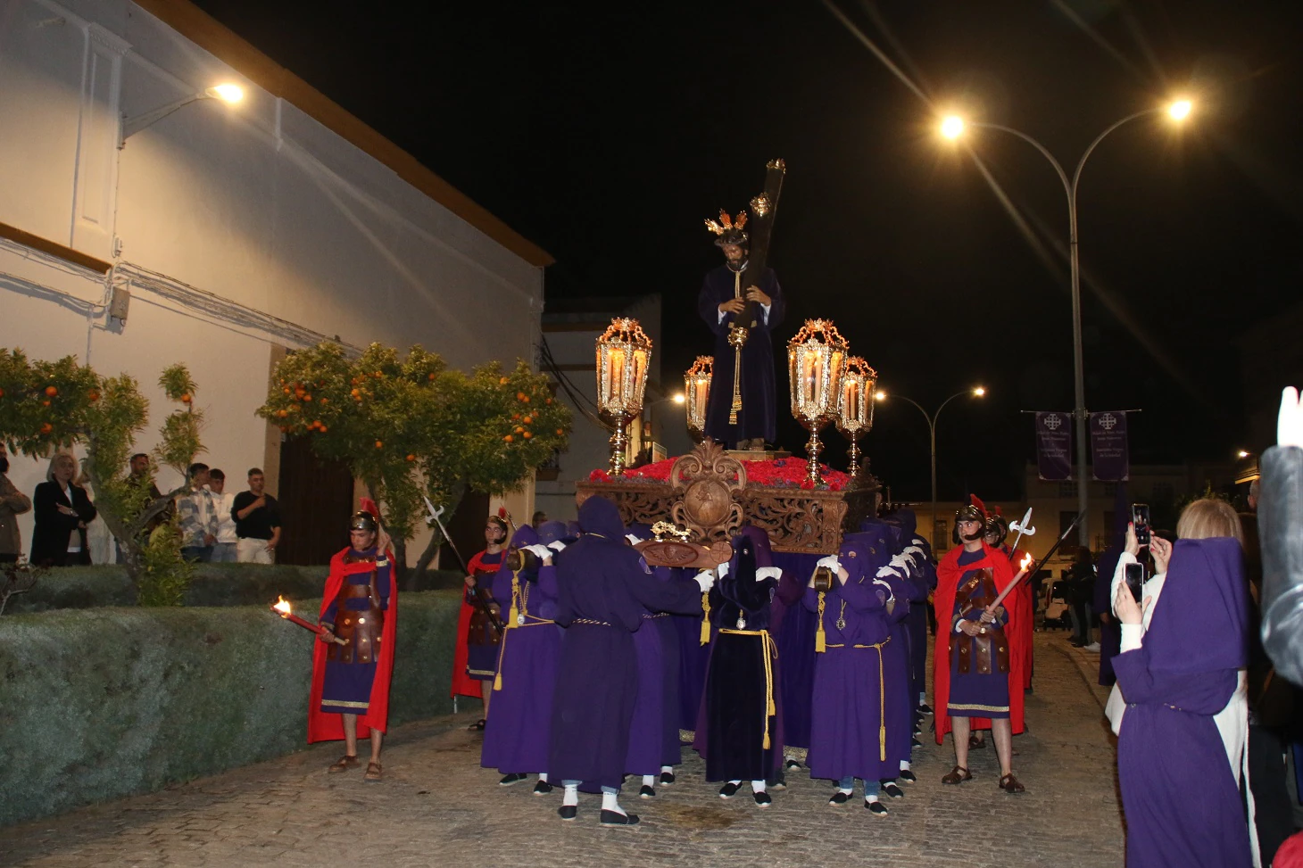 Celebración de las procesiones del Jueves Santo en Campanario. 