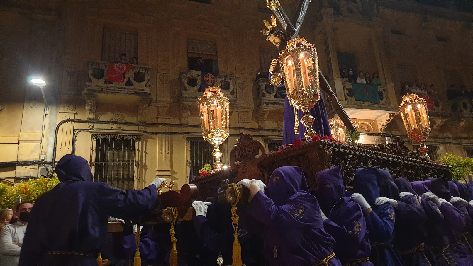 Celebración de las procesiones del Jueves Santo en Campanario. 