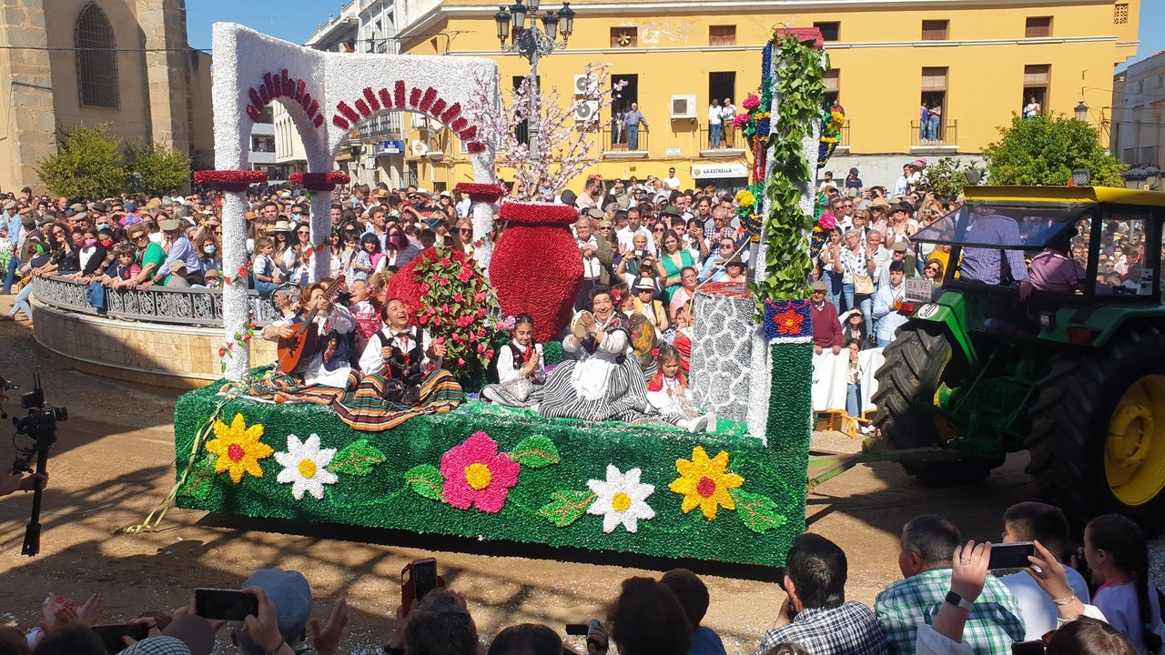 Las ocho carrozas fueron muy aplaudidas, aunque la ganadora, a juicio del jurado, fue 'Tomorrowland'.