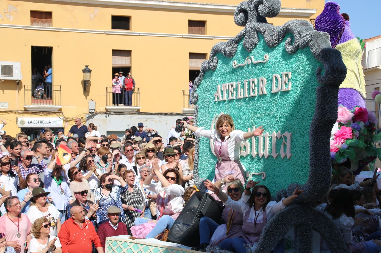 Las ocho carrozas fueron muy aplaudidas, aunque la ganadora, a juicio del jurado, fue 'Tomorrowland'.