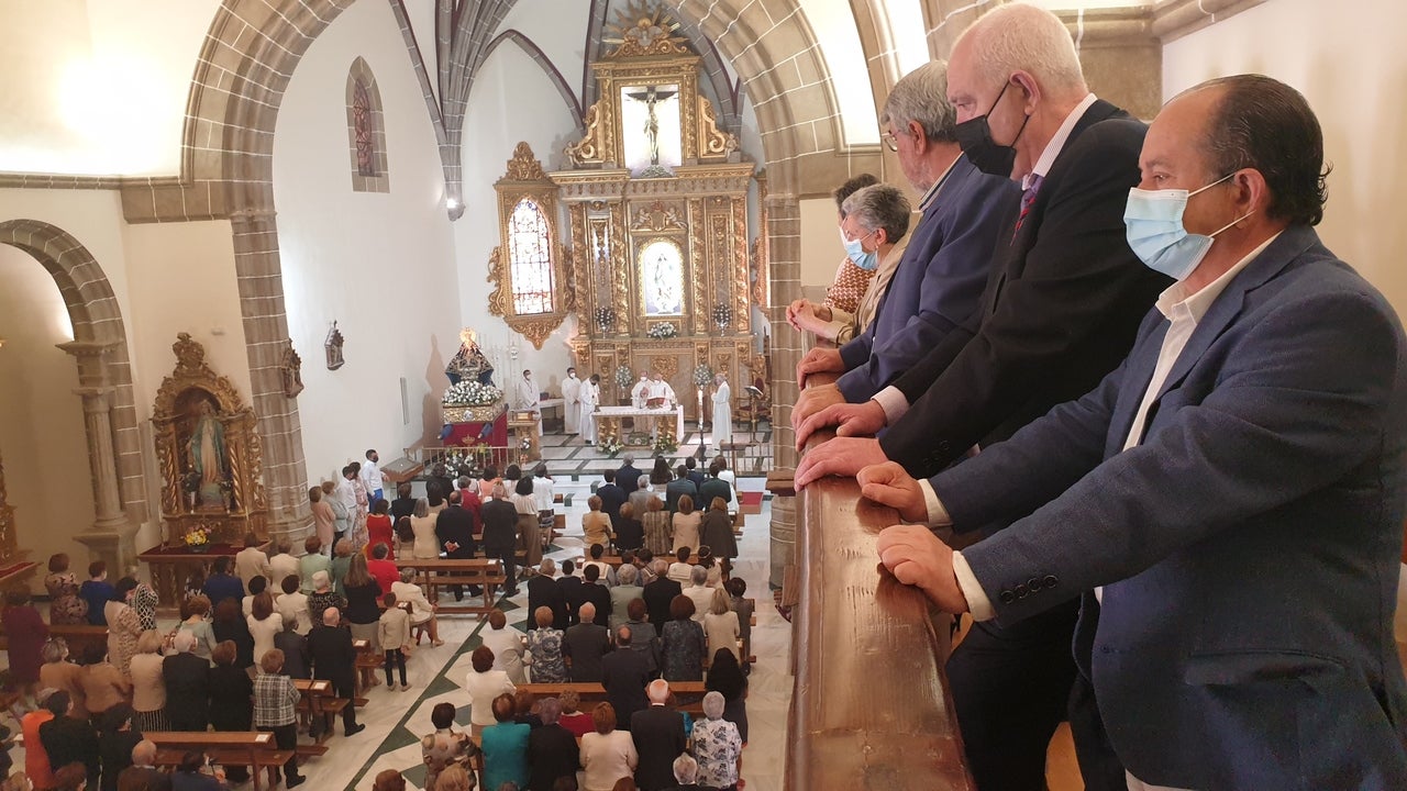 Los campanarienses acompañaron a la Virgen de Piedraescrita en la eucaristía y posterior procesión. 