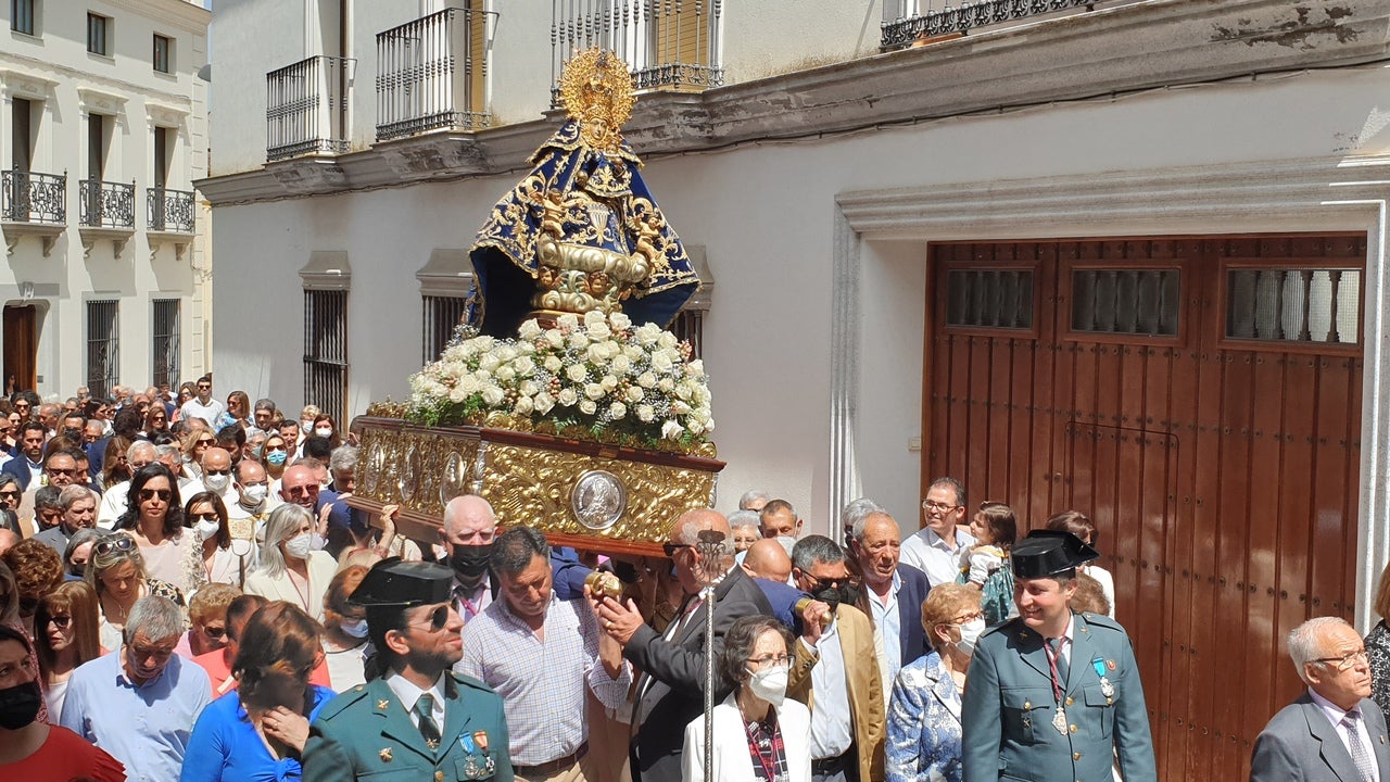 Los campanarienses acompañaron a la Virgen de Piedraescrita en la eucaristía y posterior procesión. 