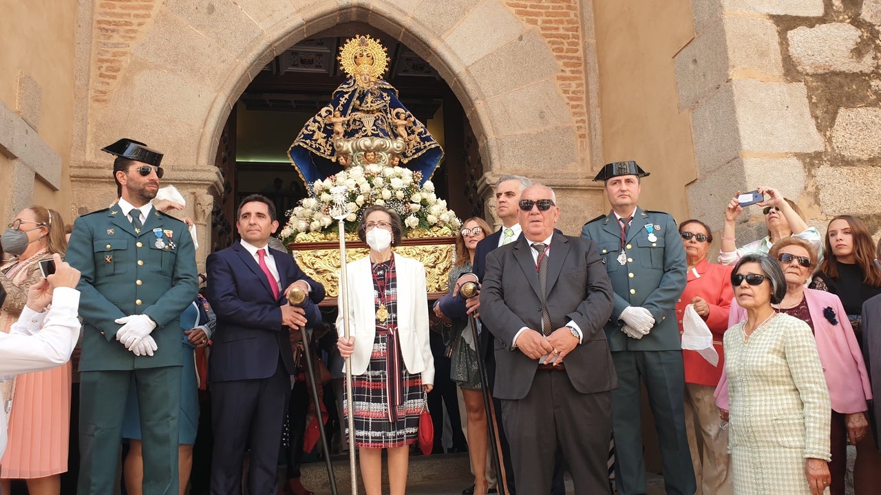 Los campanarienses acompañaron a la Virgen de Piedraescrita en la eucaristía y posterior procesión. 