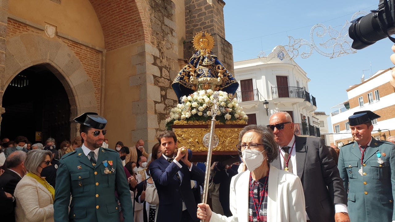 Los campanarienses acompañaron a la Virgen de Piedraescrita en la eucaristía y posterior procesión. 