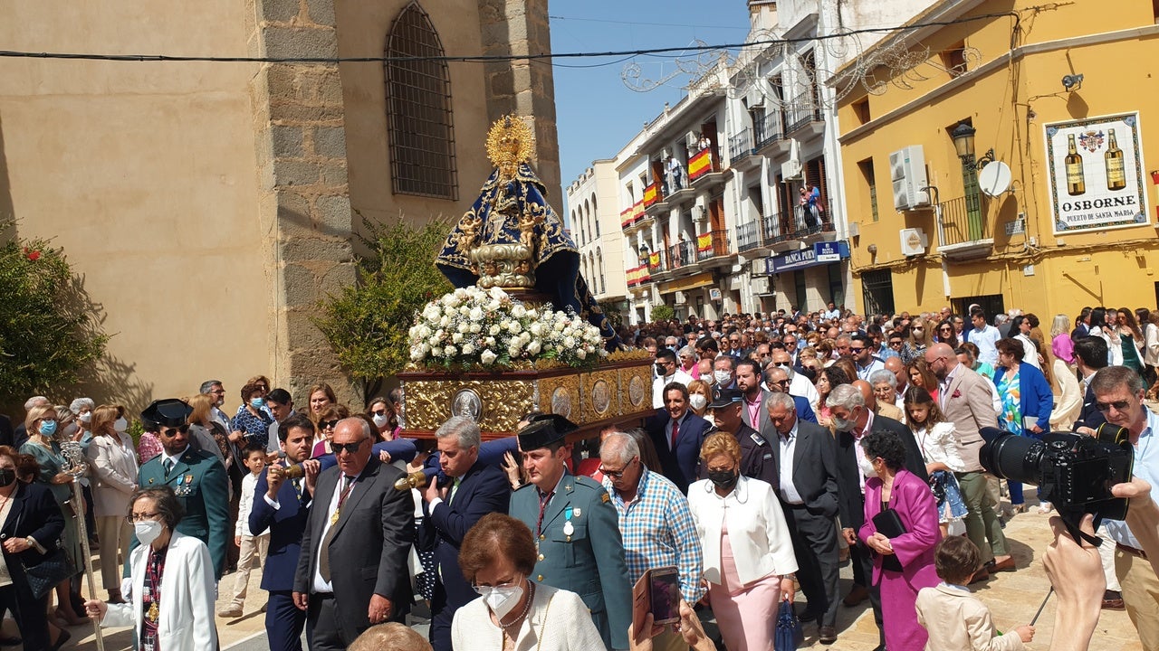 Los campanarienses acompañaron a la Virgen de Piedraescrita en la eucaristía y posterior procesión. 