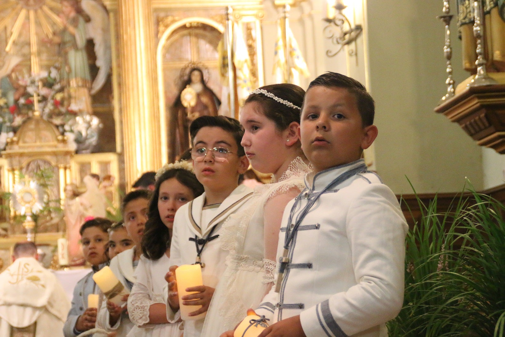 El Corpus Christi volvió a celebrarse con un gran acompañamiento por las calles de Campanario. 