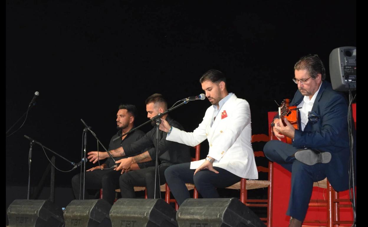 Cantes con entrega total y guitarristas de lujo en la Noche Flamenca de Campanario