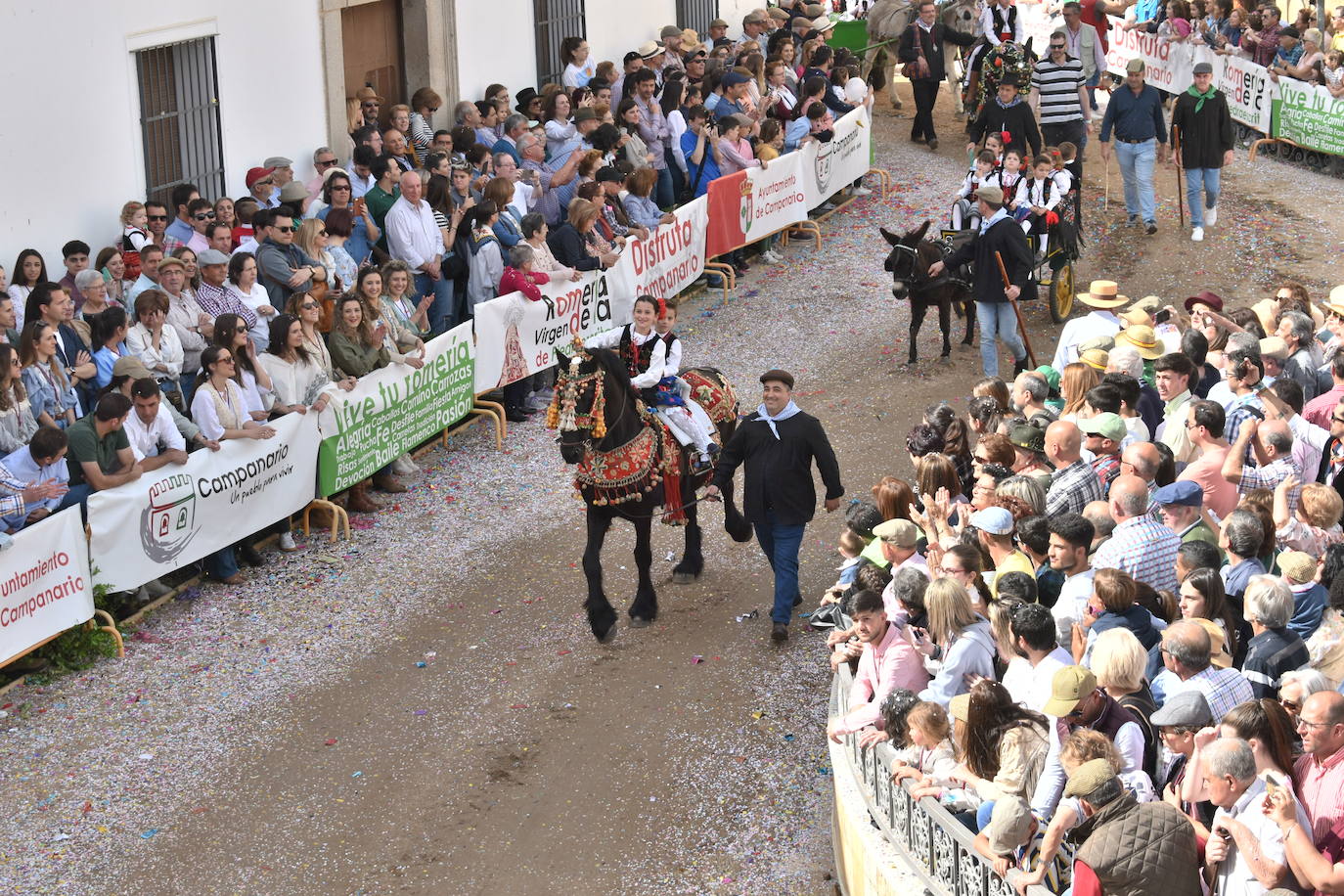 Fotos Desfile de carrozas y caballerías Romería de Piedraescrita 2023