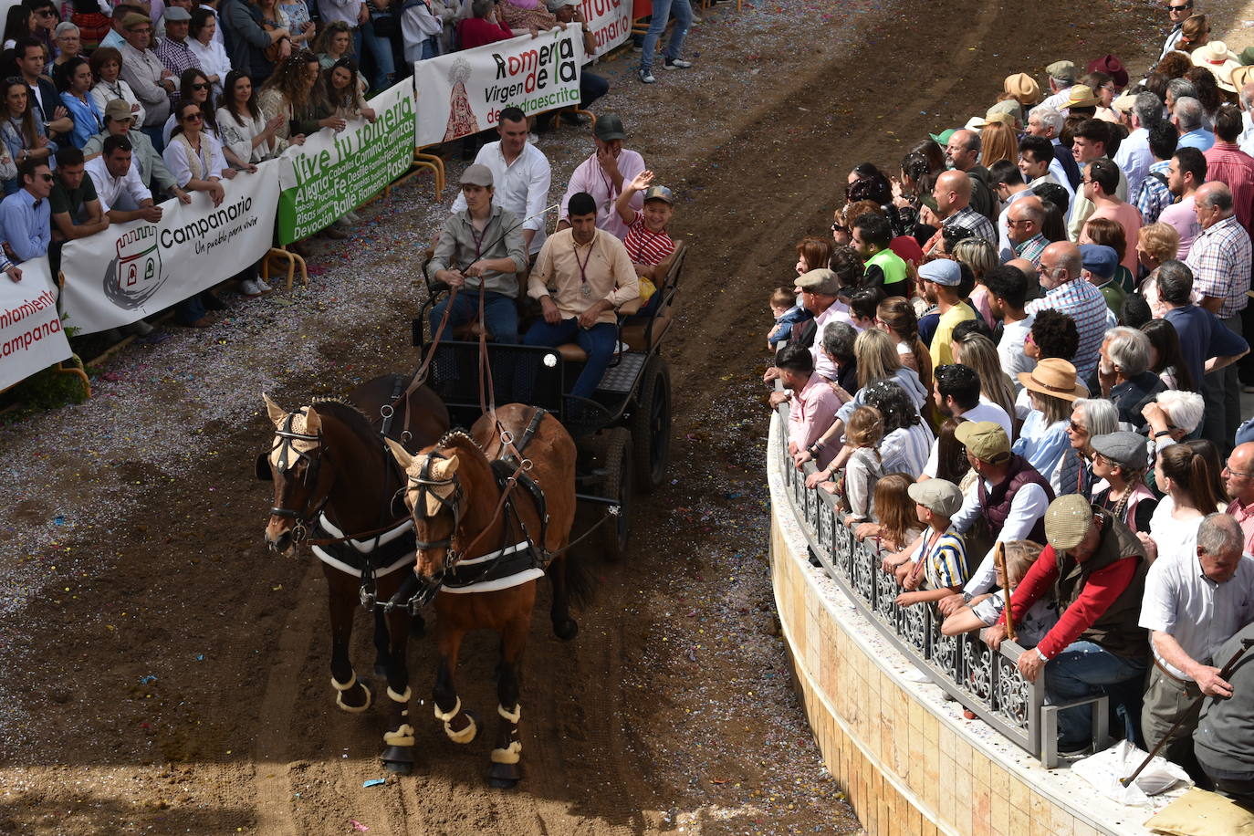 Fotos Desfile de carrozas y caballerías Romería de Piedraescrita 2023