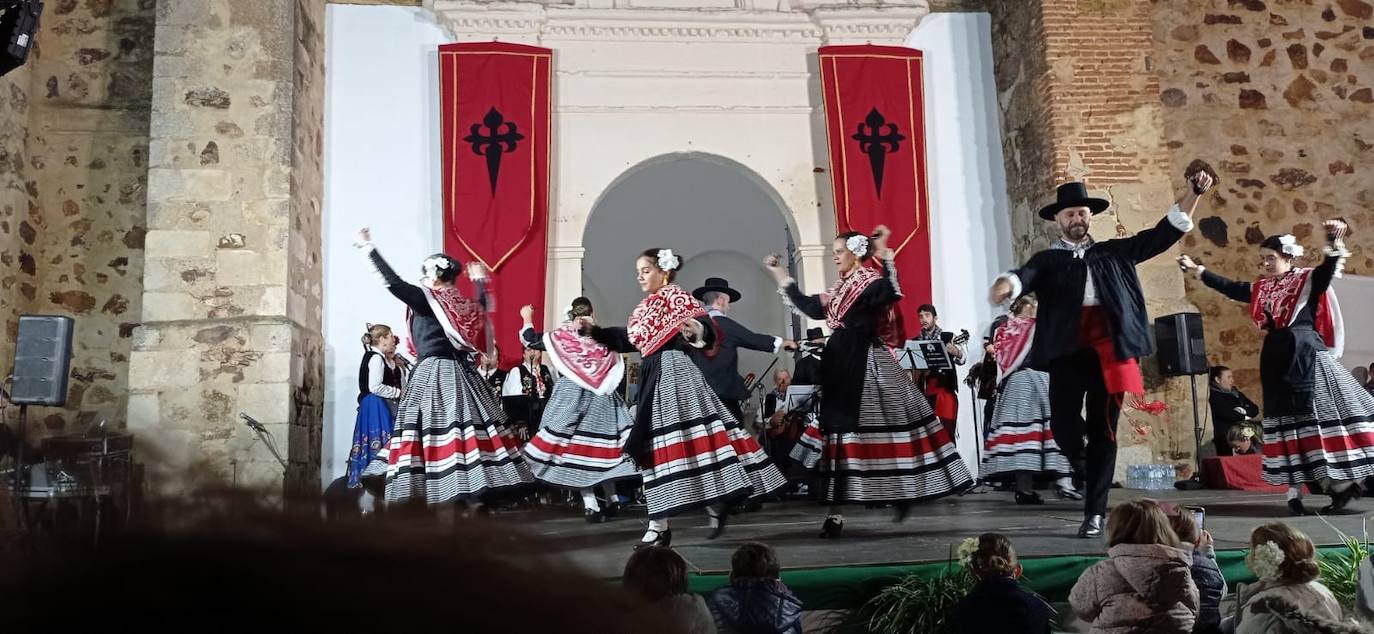 Una de las actuaciones de la asociación campanariense fuera de su localidad