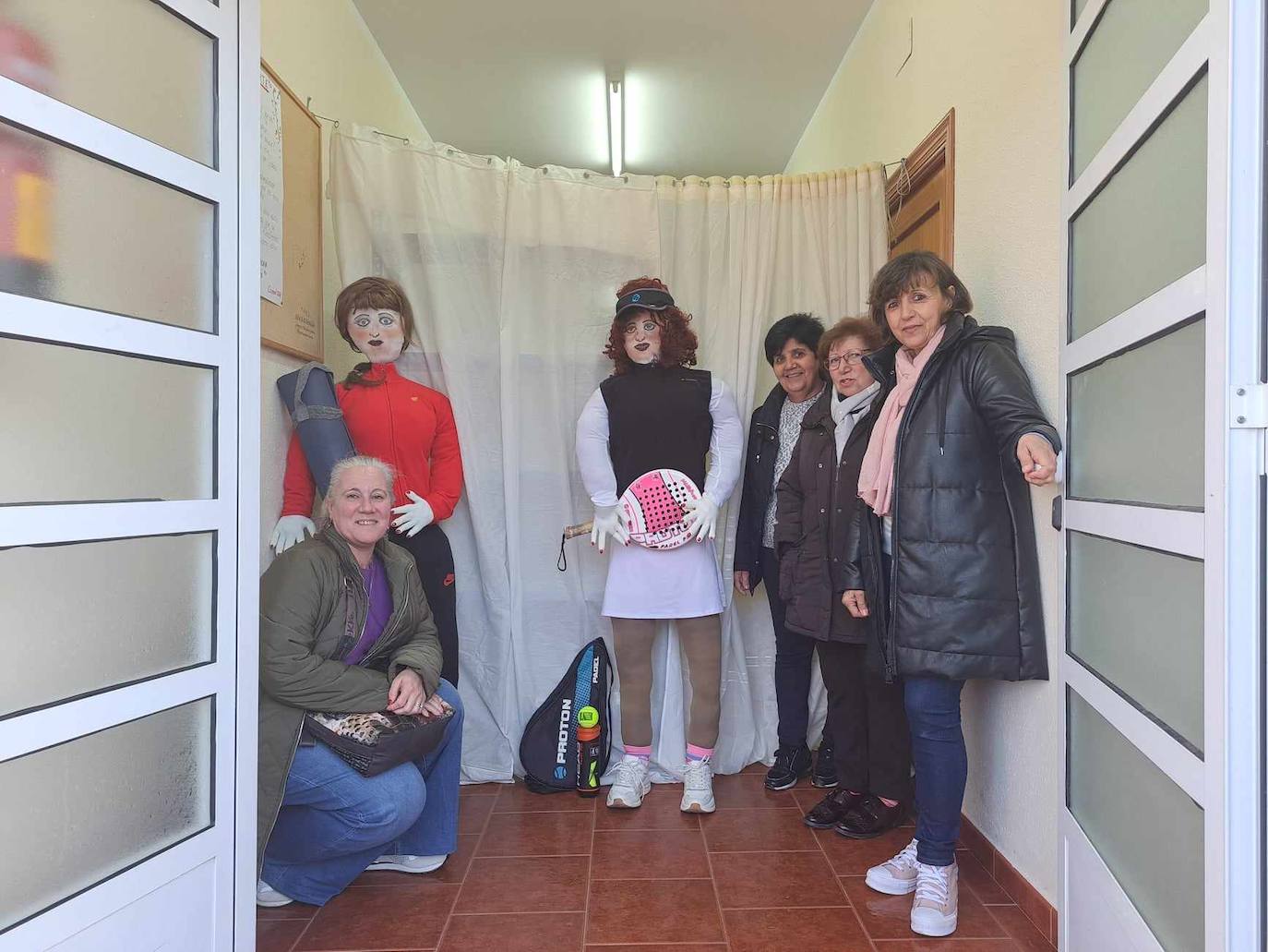 Fotos: Los Abriles salen a disfrutar del Carnaval campanariense