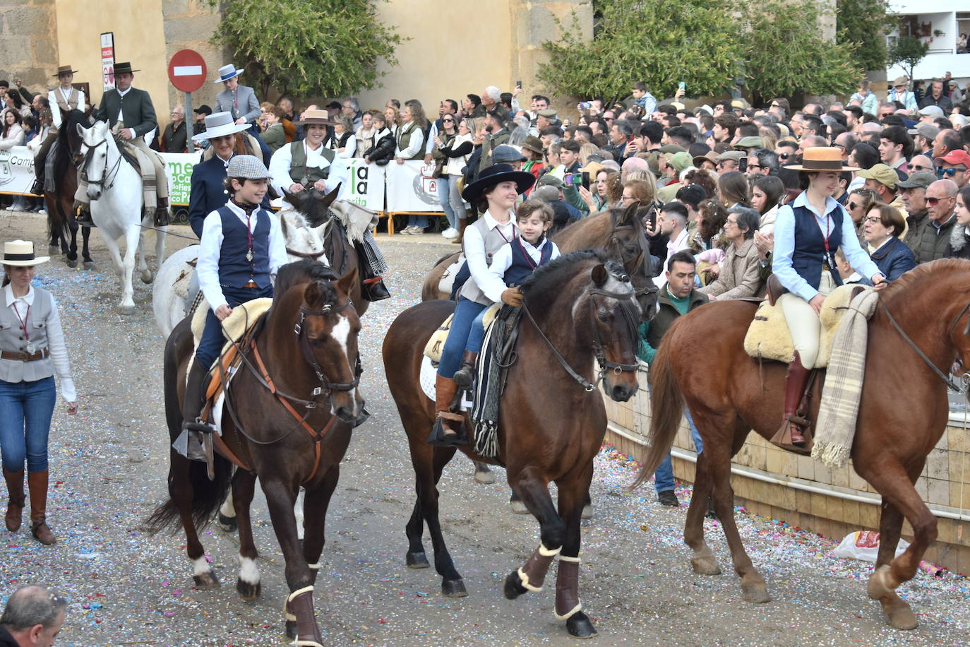 Desfile de caballerías de la romería de Piedraescrita 2024