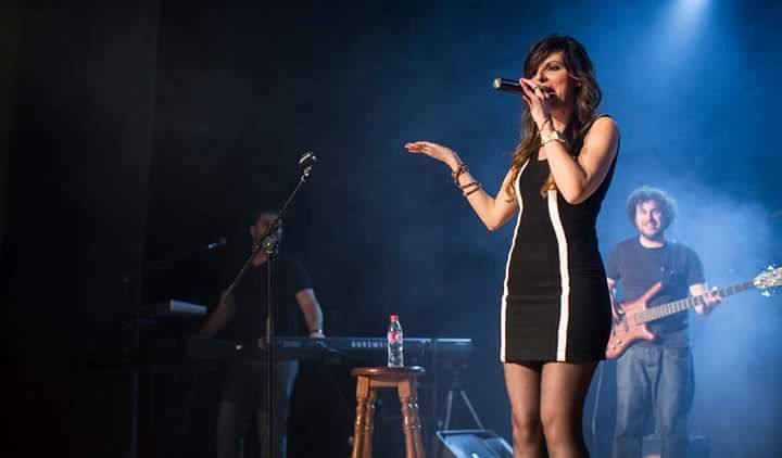 Mara Miranda durante su concierto en Villanueva. D. L. M.