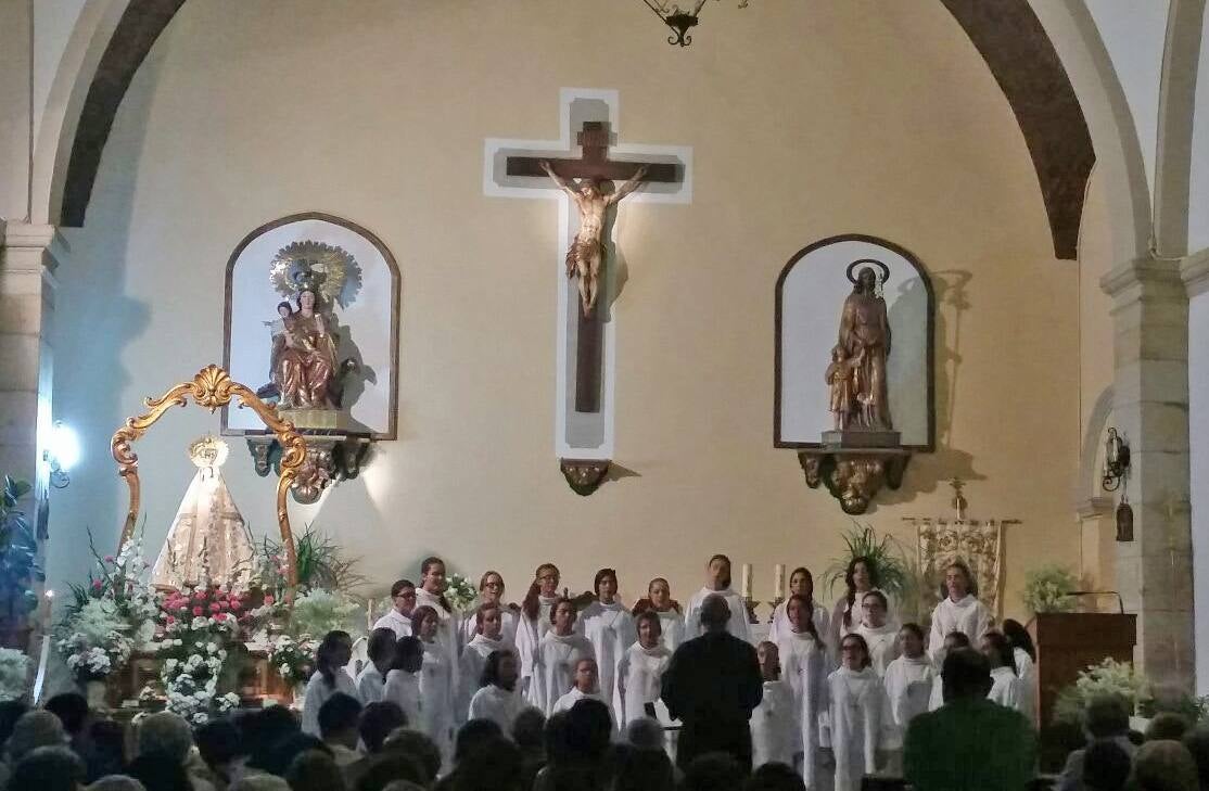 Momento de la actuación reciente de Pueri Angelorum en La Haba. 
