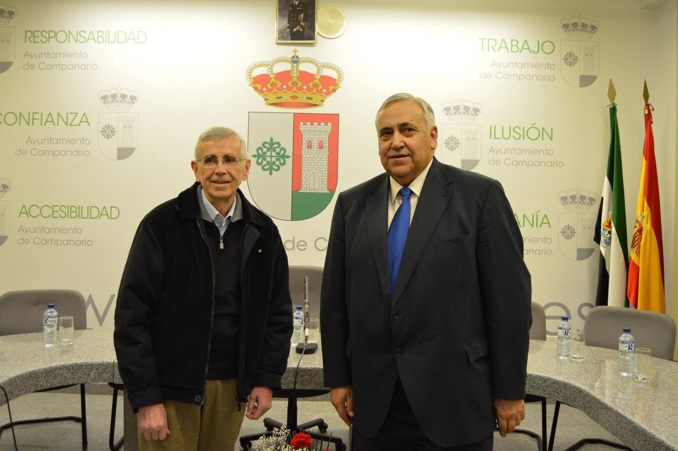 Pepe Rodríguez y Antonio Ventura Díaz, el día que fueron nombrados Hijos Predilectos. 