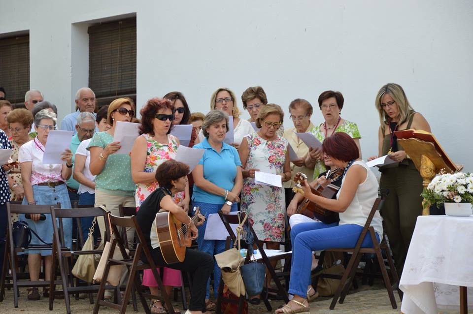 El barrio de La Laguna se encargó de cantar a la Virgen en los pasados actos de la Coronación. 