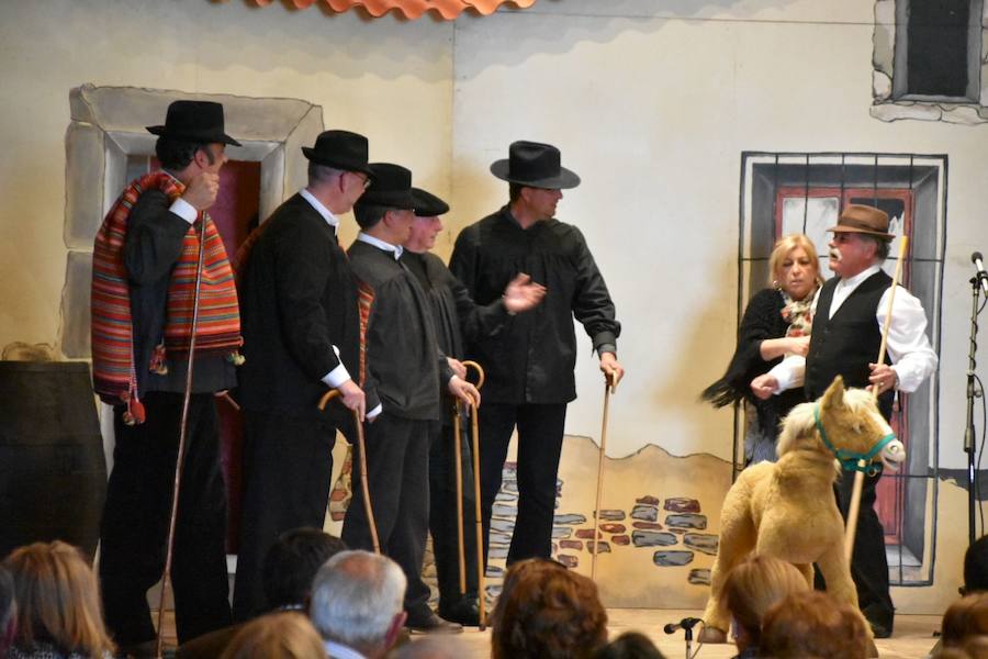 Representación teatral sobre los tratantes de mulas que tuvo lugar durante los encuentros. 
