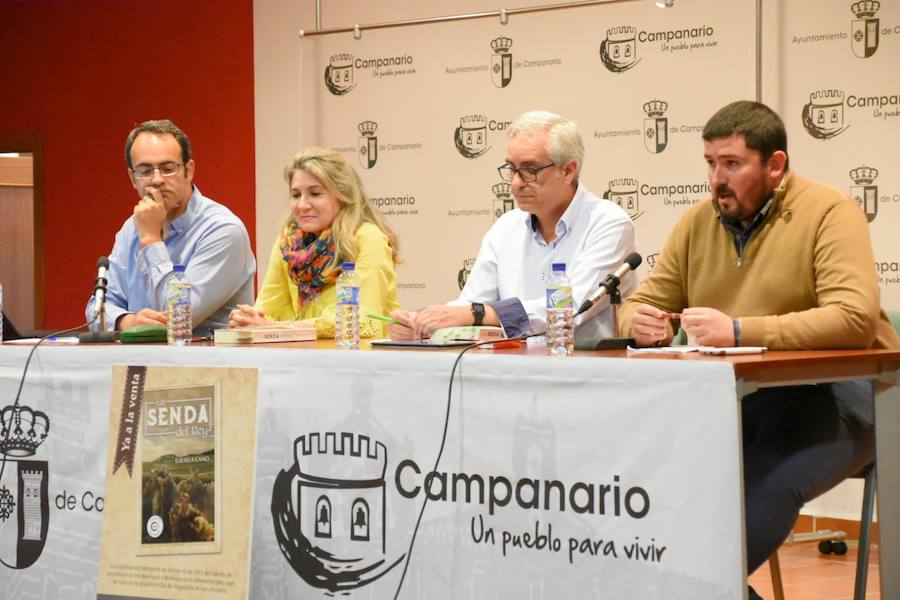 El centro de ocio se abarrota en la presentación de la novela de Rafi Cano