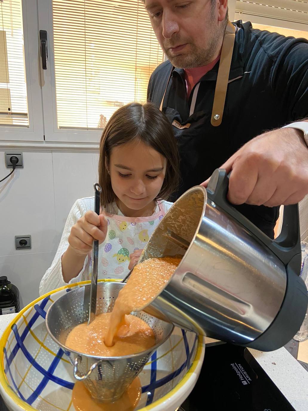 Claudio Vidal pasa estos días de confinamiento creando nuevas recetas en su casa, para cuando todo vuelva a la normalidad. CEDIDA