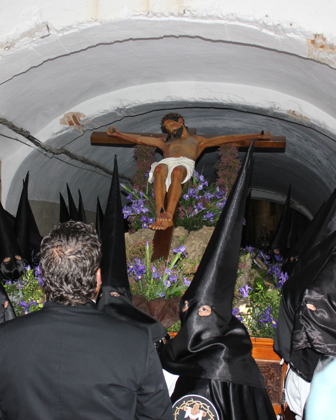 Imagen secundaria 2 - Imágenes del Vía Crucis del pasado año. L.C.G.