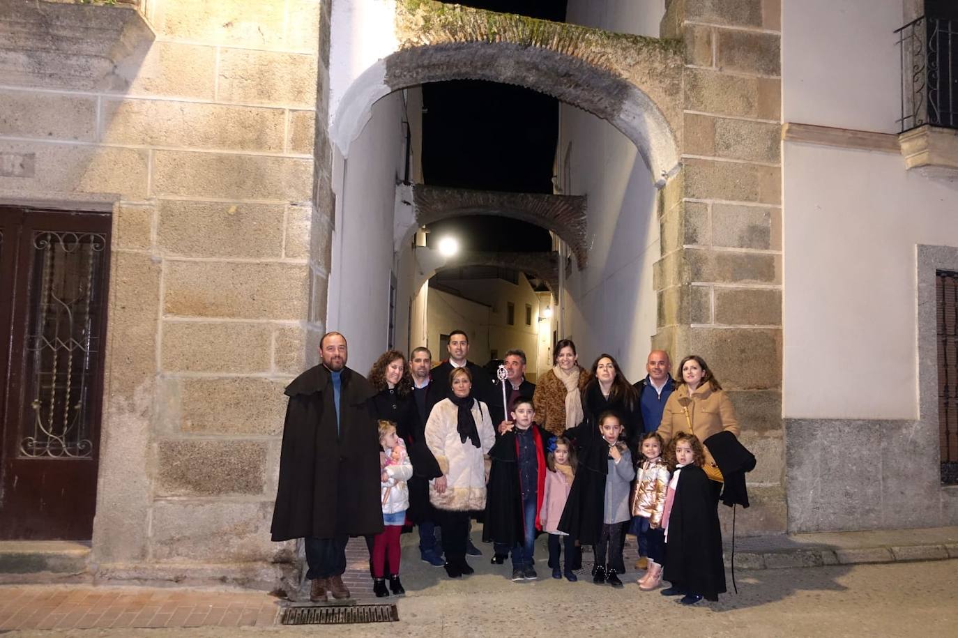 La actual cofradía durante el Rezo de Reyes, el pasado mes de enero. 