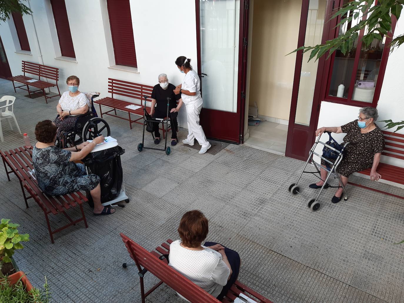 Los servicios de atención a los mayores casareños se adaptan a la 'nueva normalidad'