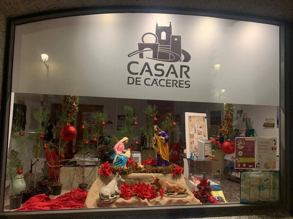 Decoración navideña en la Oficina de Turismo. 