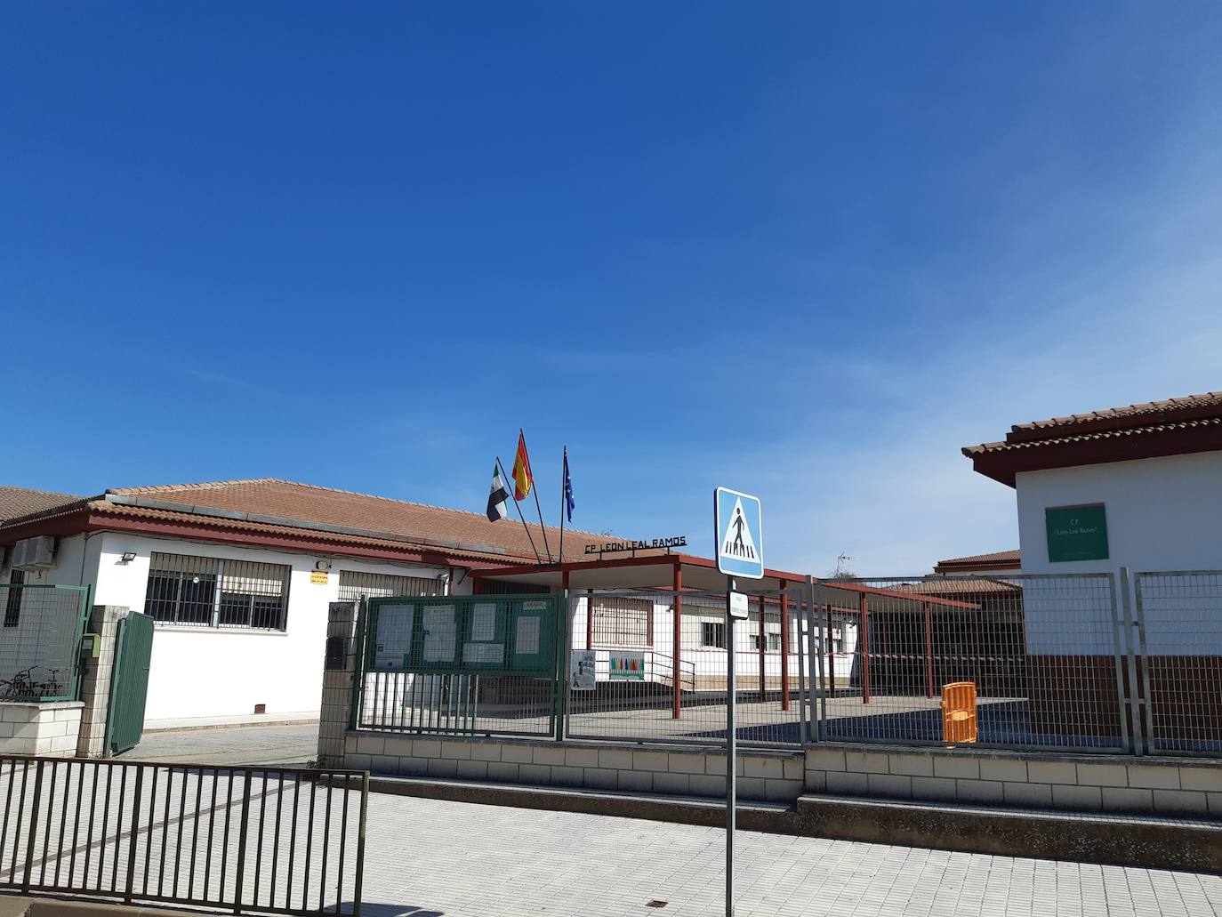 El colegio León Leal podría perder una plaza de docente, y la dirección exige a la Consejería que se mantenga por ser una necesidad