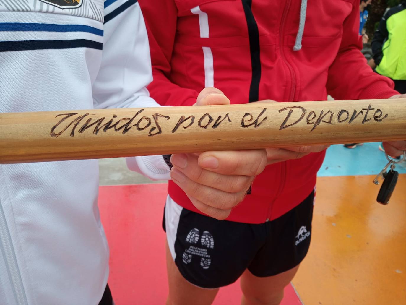 El testigo solidario para la lucha contra el cáncer está en Casar, y las donaciones podrán realizarse en la Churrería Ronco Tovar
