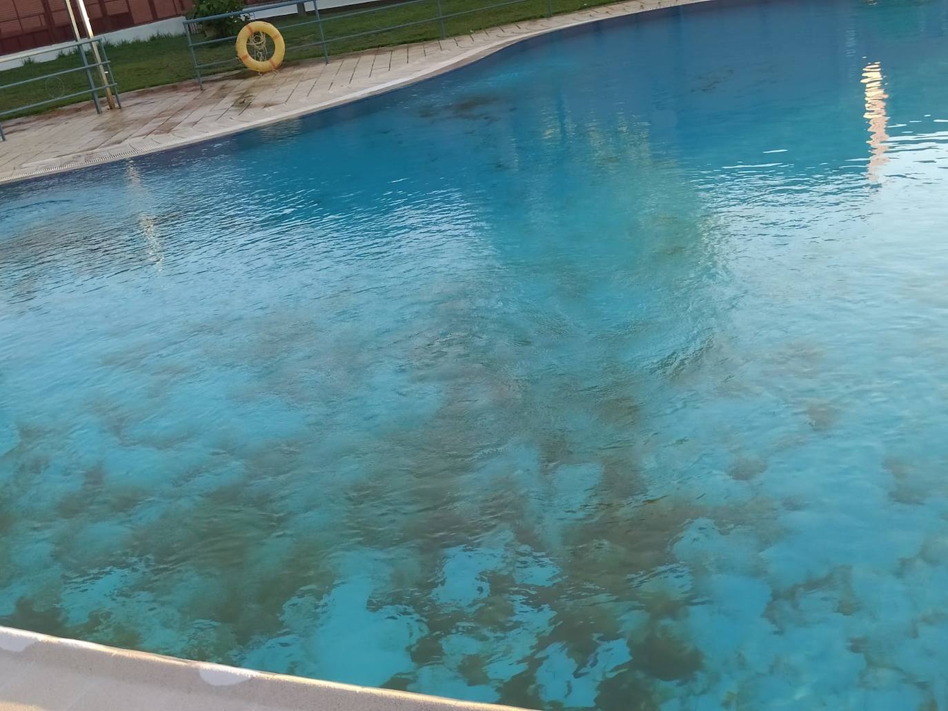 Imagen en el que este sábado se encontraba el vaso de la piscina mediana. 
