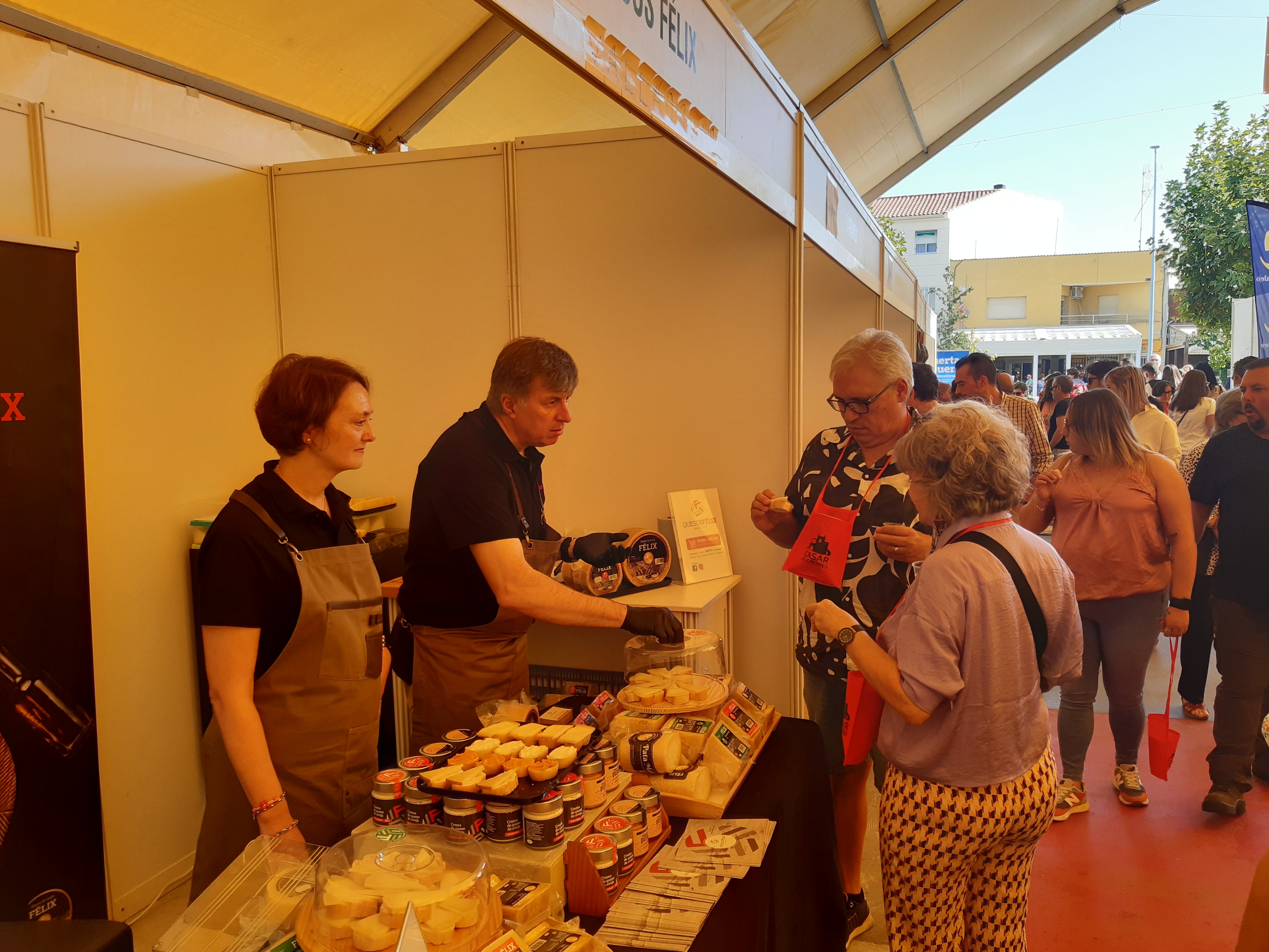 Fotos: La VI Feria Europea del Queso de Casar de Cáceres en imágenes