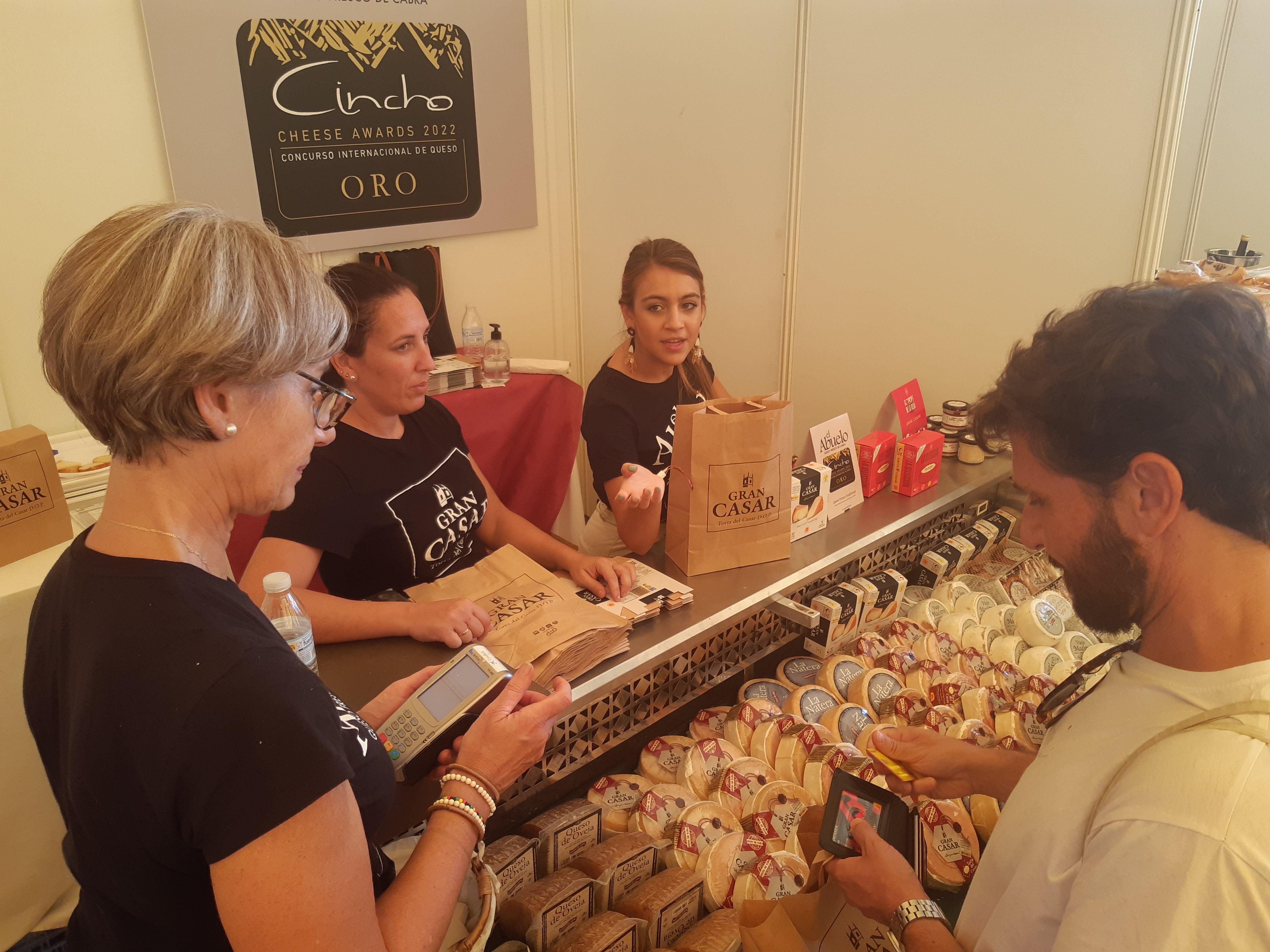 Fotos: La VI Feria Europea del Queso de Casar de Cáceres en imágenes