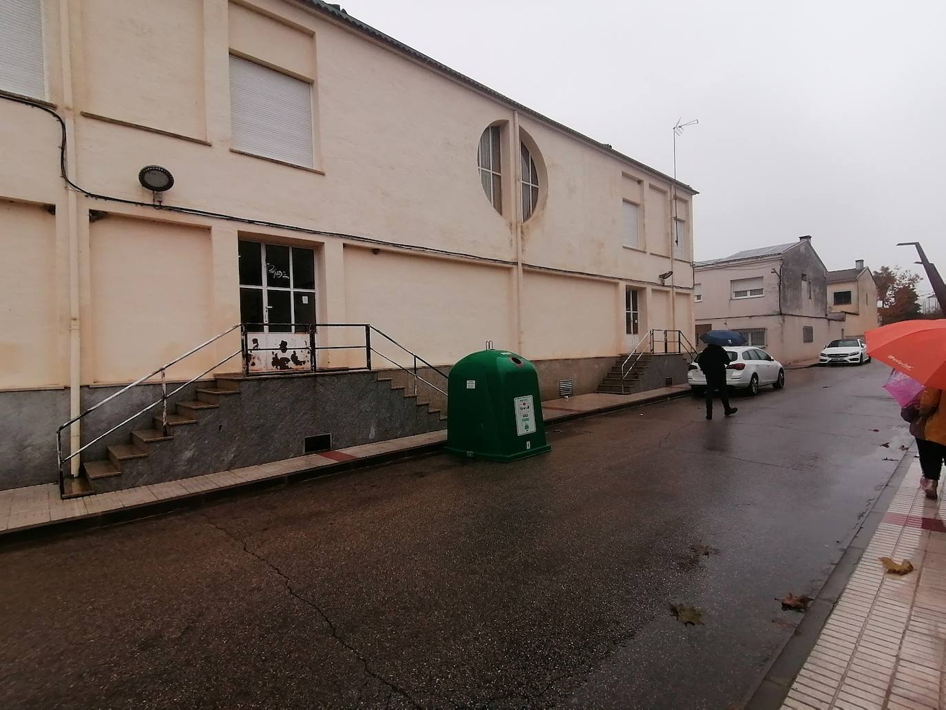 Imagen secundaria 1 - Calles sin contenedores que ganan espacios para aparcamientos. 