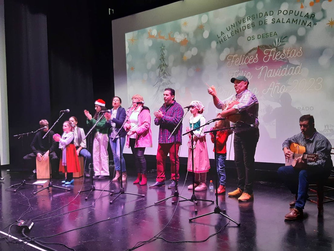 Fotos: Los casareños cantan a la Navidad