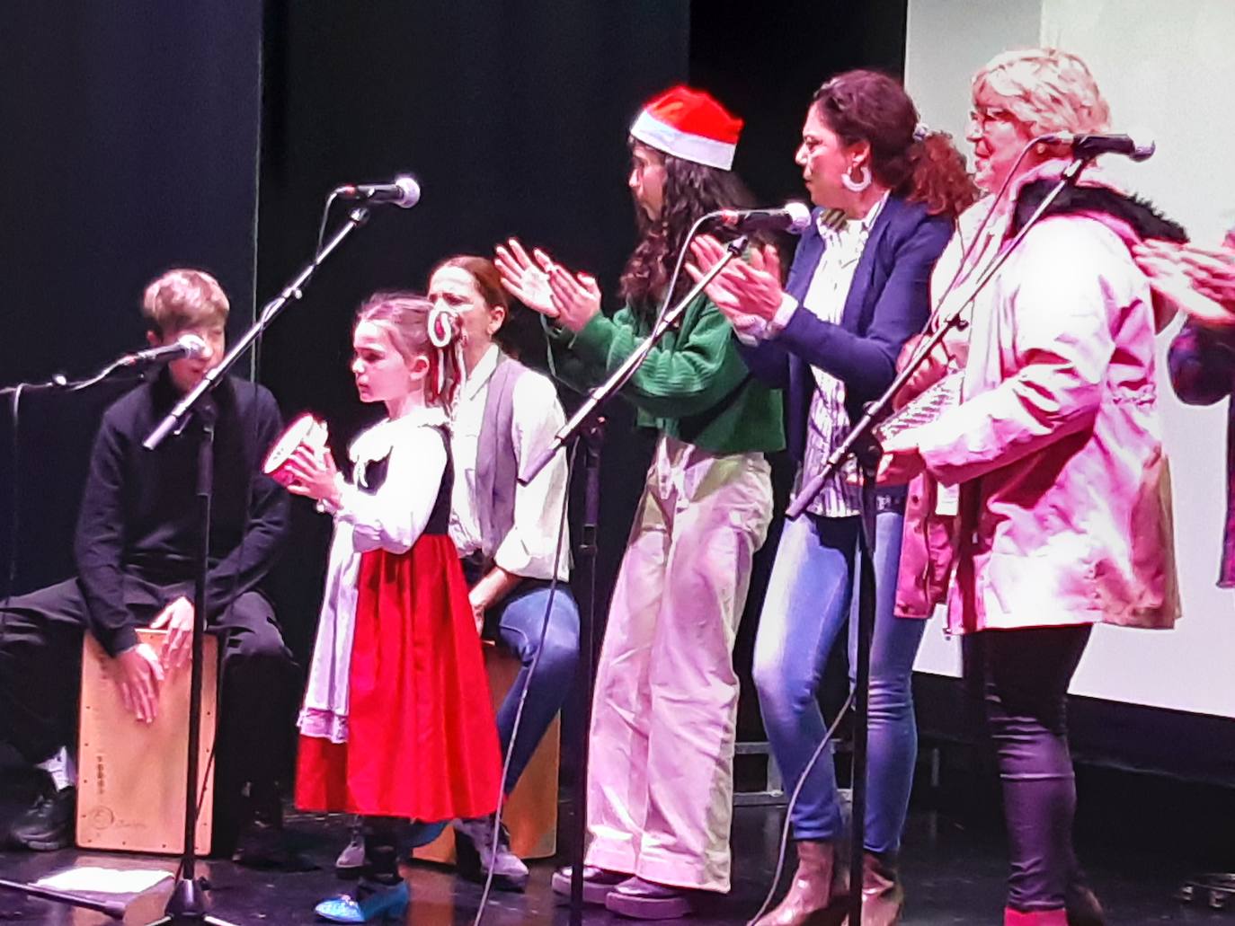 Fotos: Los casareños cantan a la Navidad