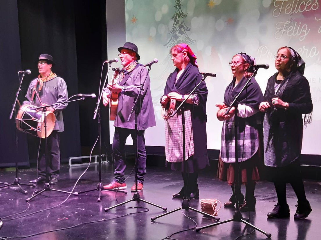 Fotos: Los casareños cantan a la Navidad