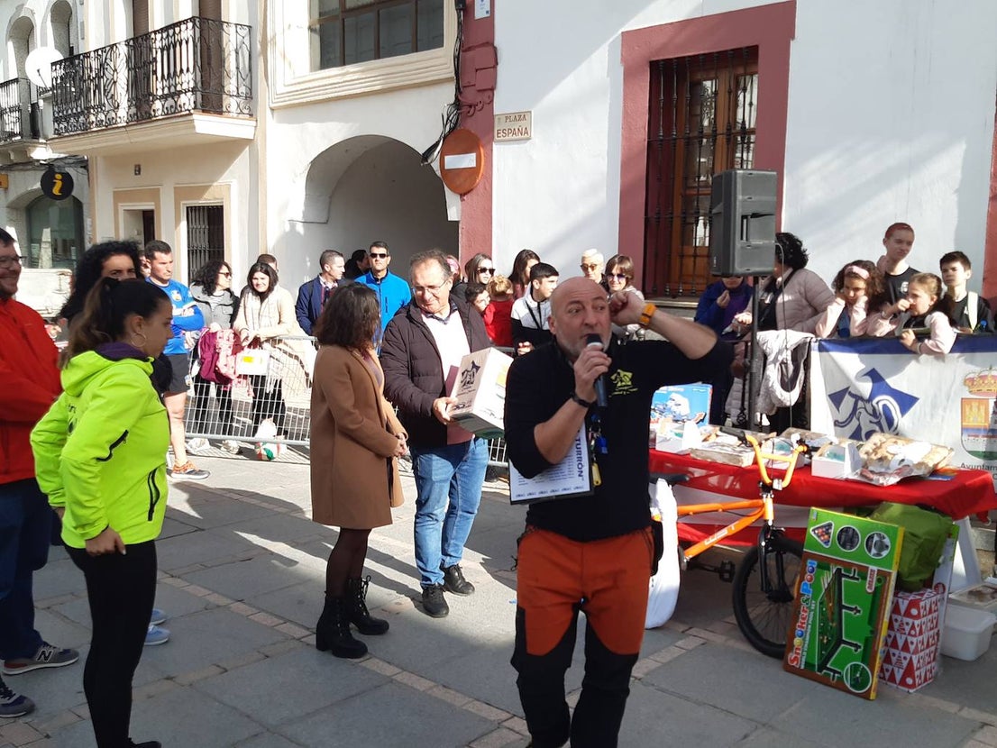 Fotos: Casar de Cáceres despide el 2022 con 88 inscritos en la tradicional Carrera del turrón