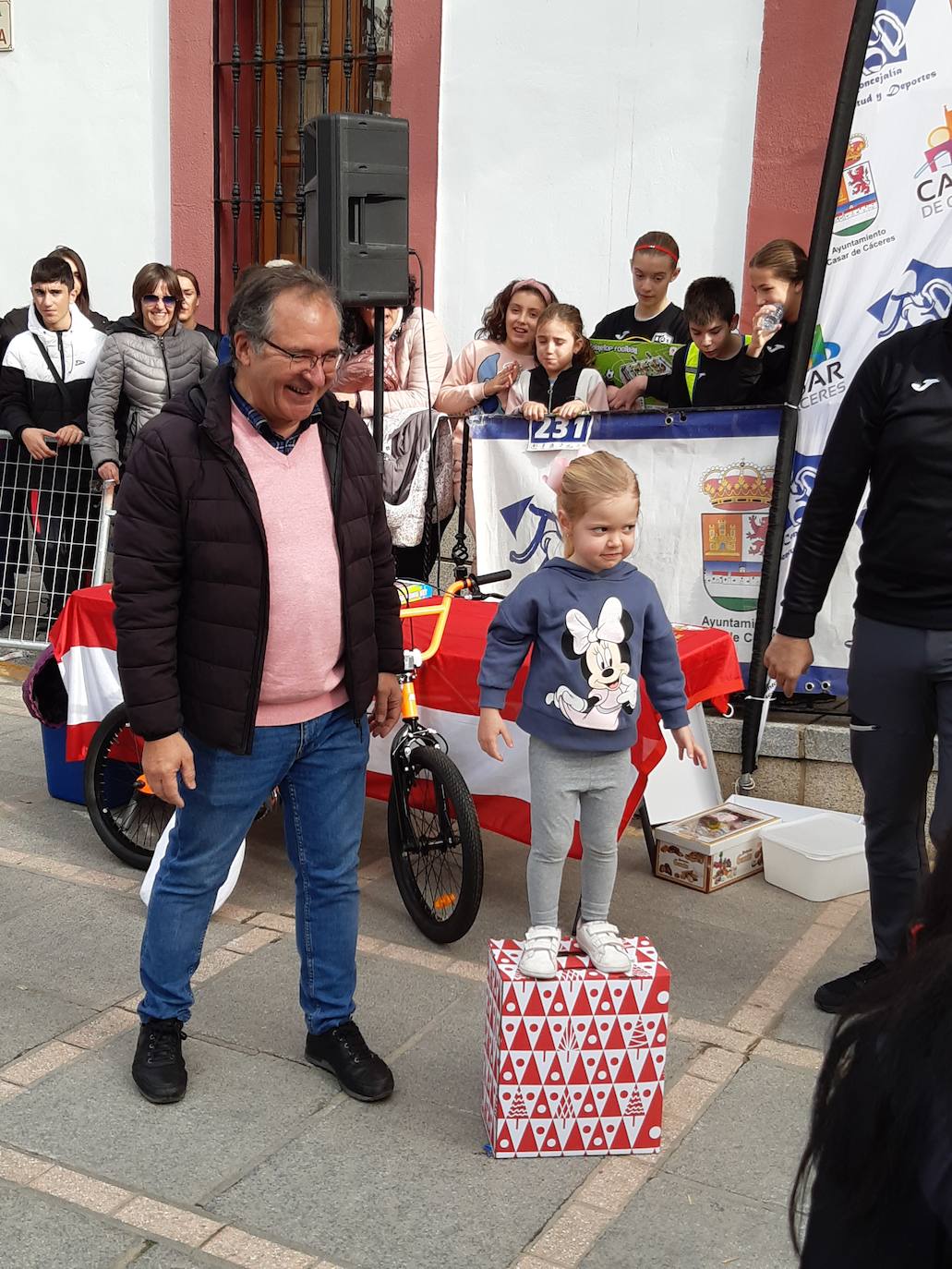 Fotos: Casar de Cáceres despide el 2022 con 88 inscritos en la tradicional Carrera del turrón