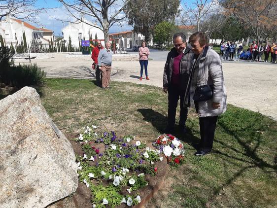 Nuevo homenaje a la treintena de vecinos casareños fallecidos durante el confinamiento