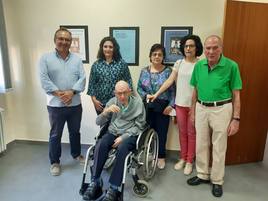 Ignacio Beltrán ha acudido a la sala de exposiciones de la casa de cultura esta tarde en compañía de su familia.