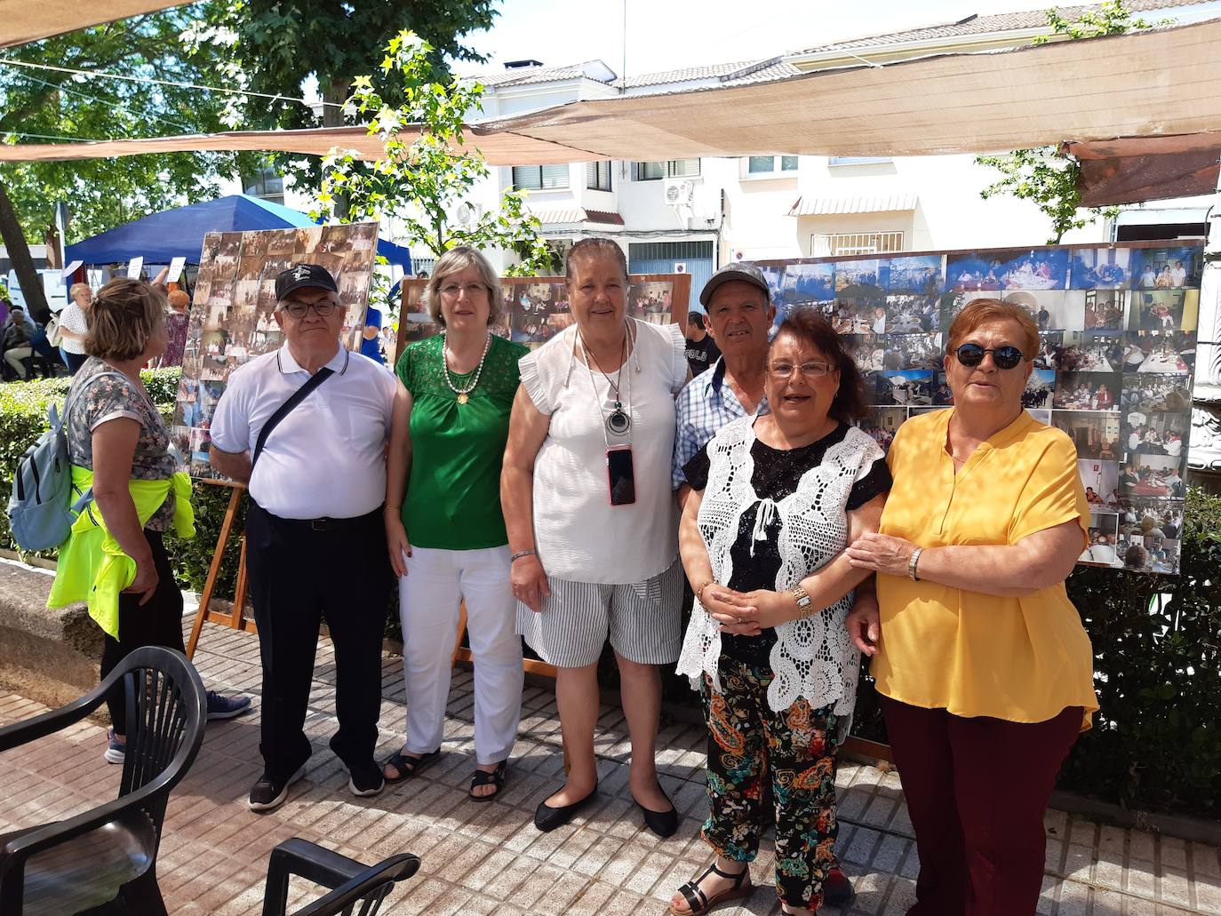 Imagen secundaria 1 - El asociacionismo local triunfa en su feria anual por su alta participación