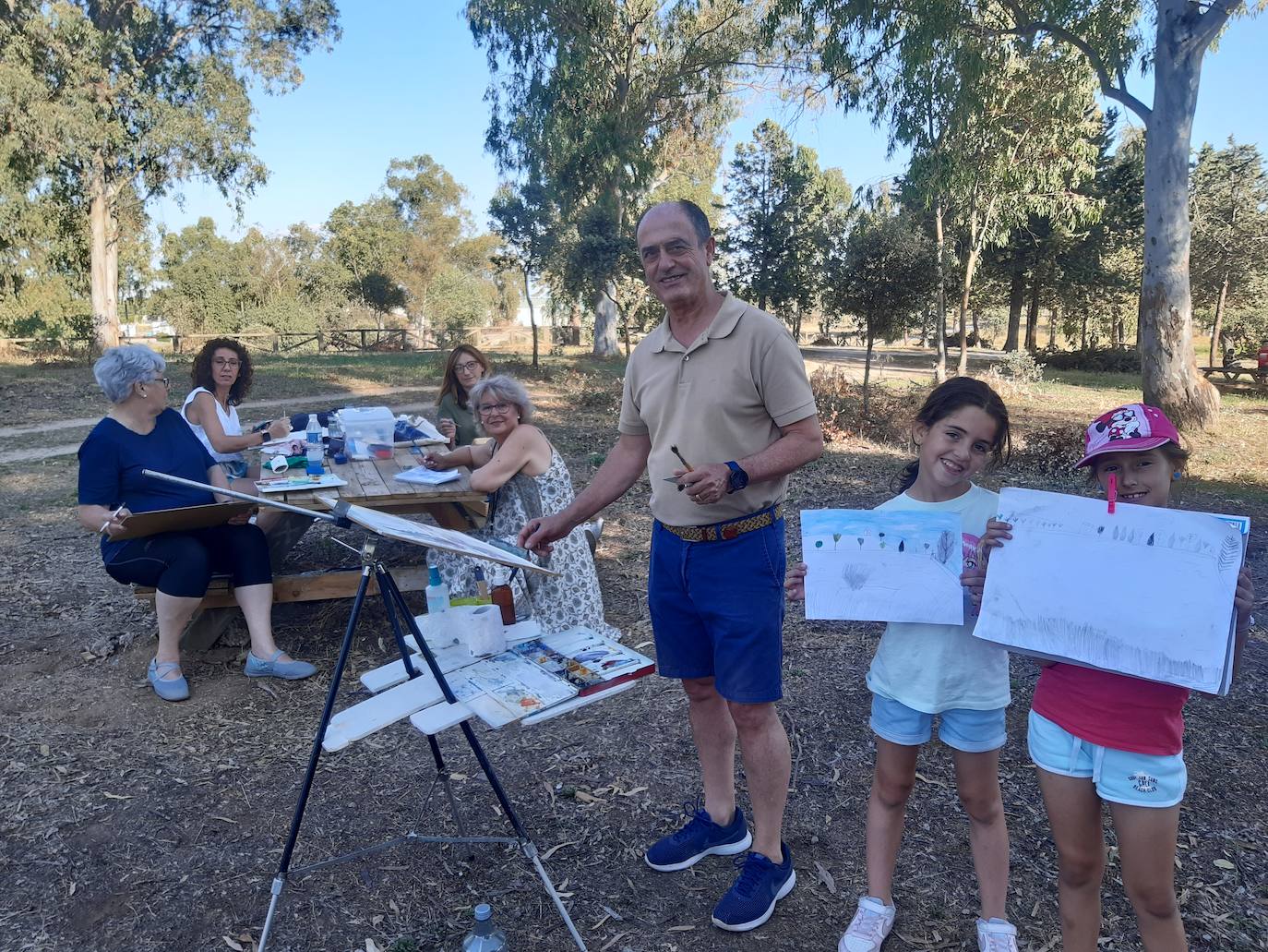 Los alumnos de pintura y yoga se despiden del curso con clases al aire libre