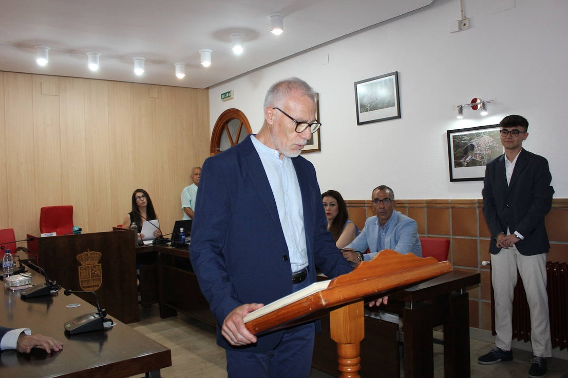 La toma de posesión de los nuevos concejales y la investidura de la alcaldesa en imágenes