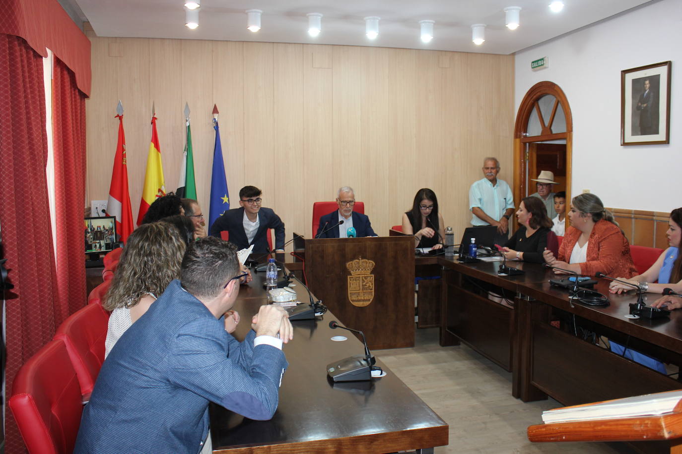 La toma de posesión de los nuevos concejales y la investidura de la alcaldesa en imágenes