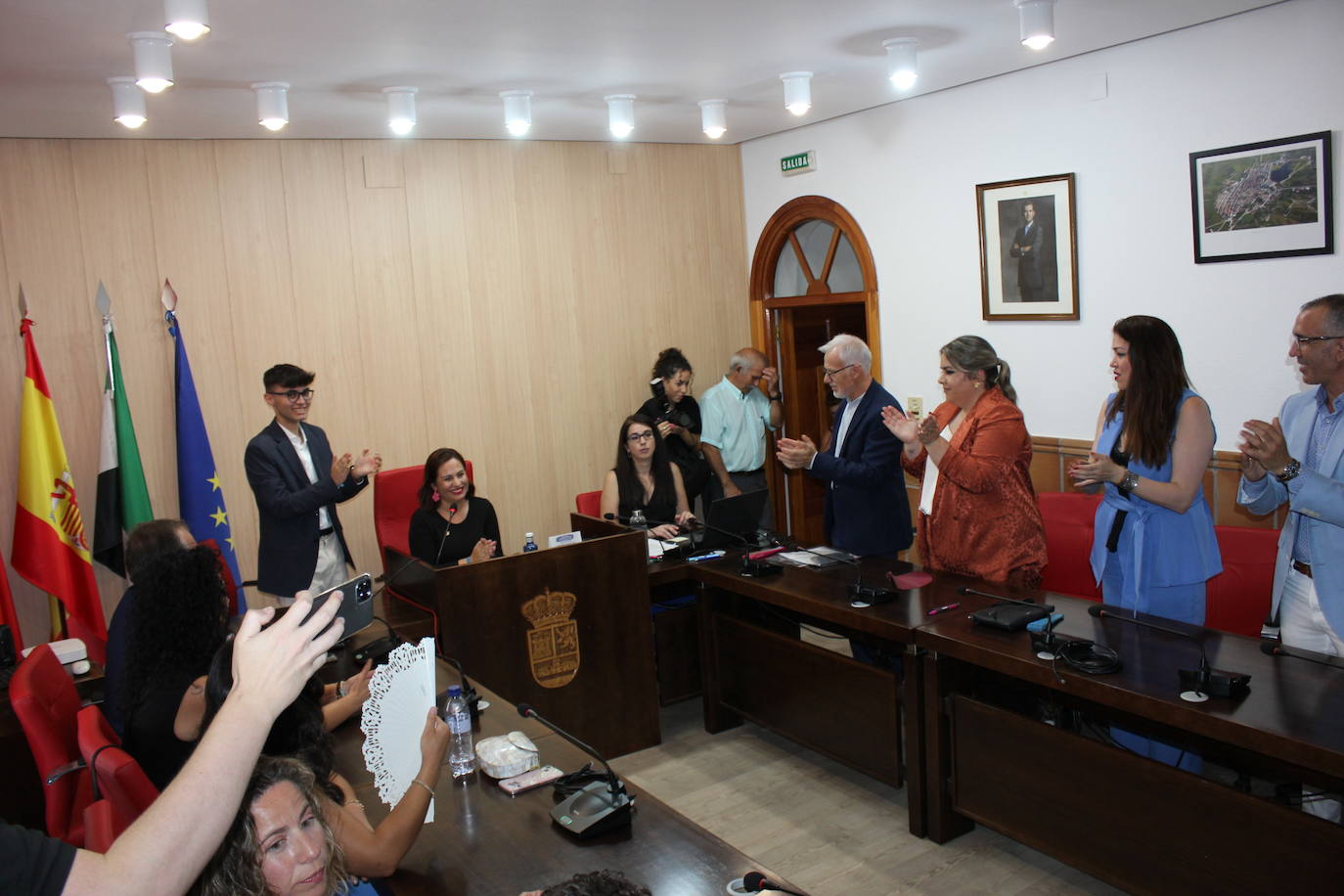 La toma de posesión de los nuevos concejales y la investidura de la alcaldesa en imágenes