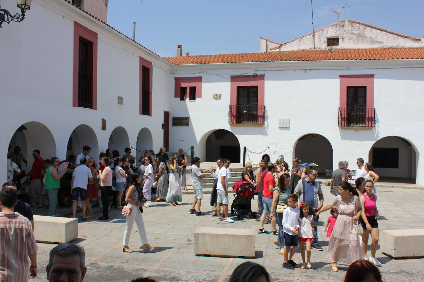 La toma de posesión de los nuevos concejales y la investidura de la alcaldesa en imágenes