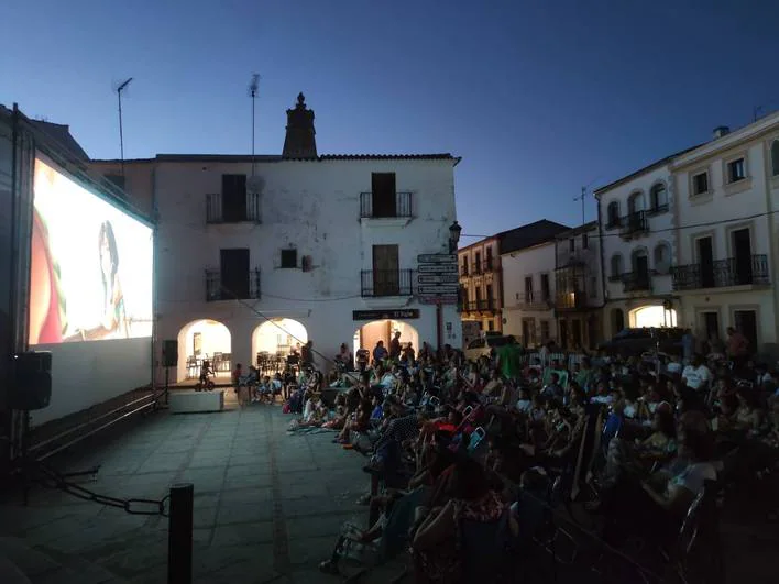 Cine de verano en la Plaza de España durante una de las proyecciones.