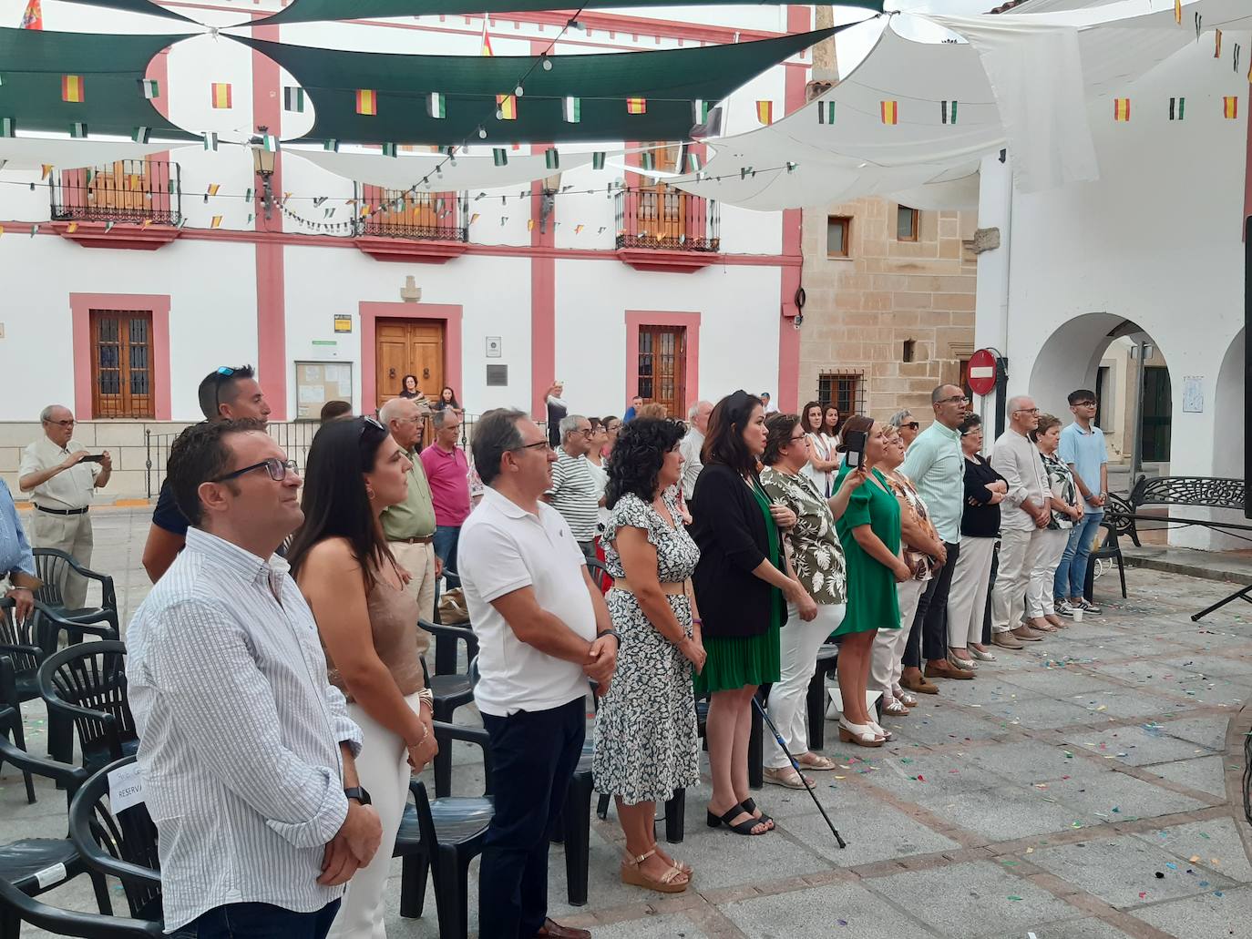 Imagen principal - Primer acto institucional por el Día de Extremadura en Casar de Cáceres