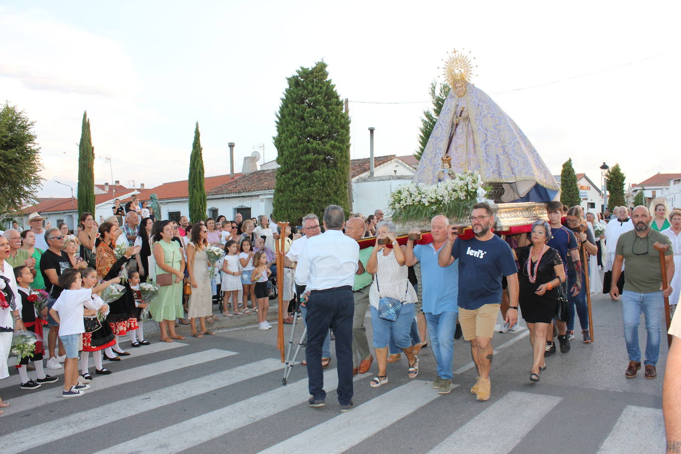 Así han vivido los casareños el recibimiento a la Virgen